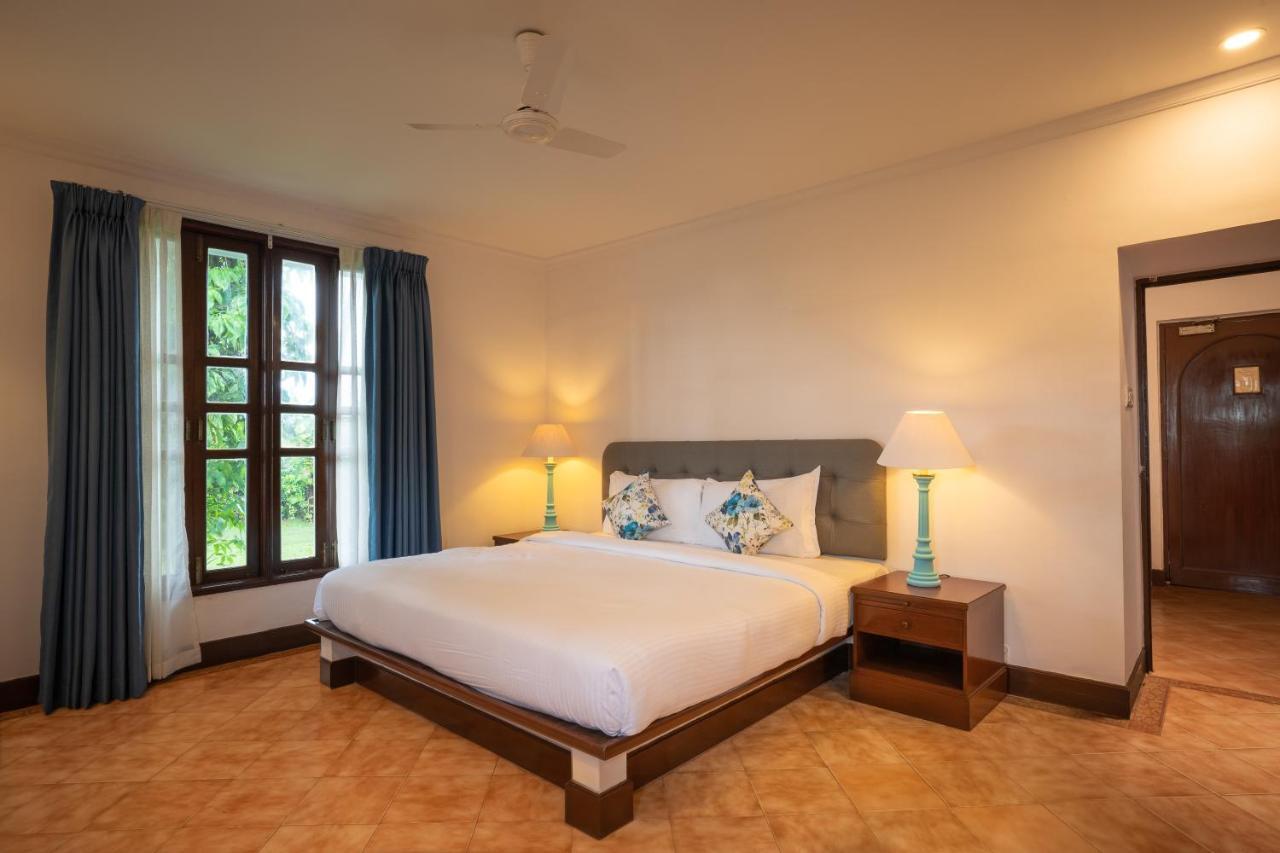 Coconut Grove Beach Resort Colva Exterior foto
